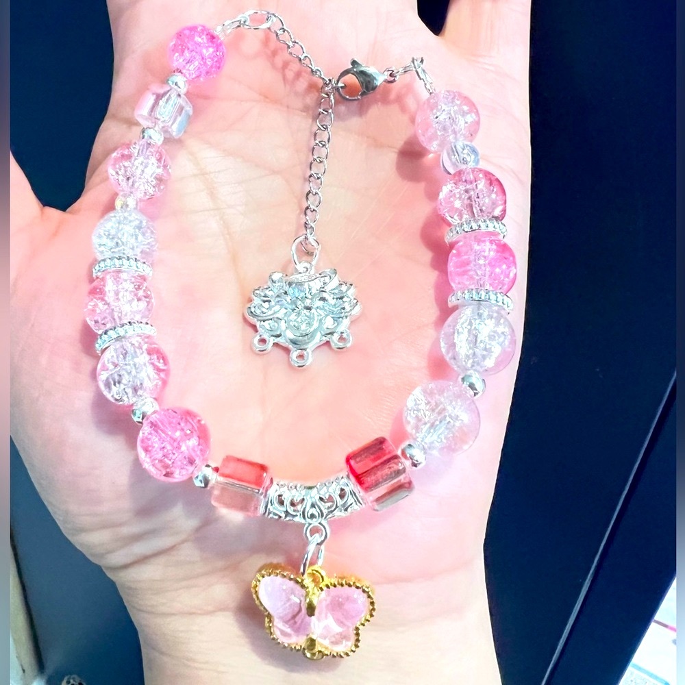2/$25 ❤️❤️Handmade Pink and white bracelet